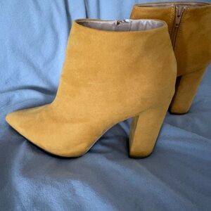 Shoe Dazzle Mustard Ankle Booties